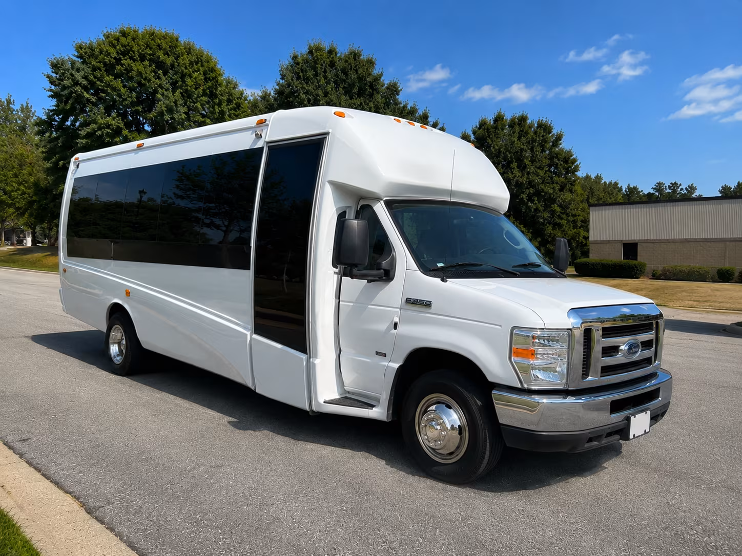 bus rentals for pavilion at star lake music festival weekends